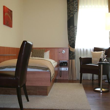 Hotel Merkur Baden-Baden Bilik gambar
